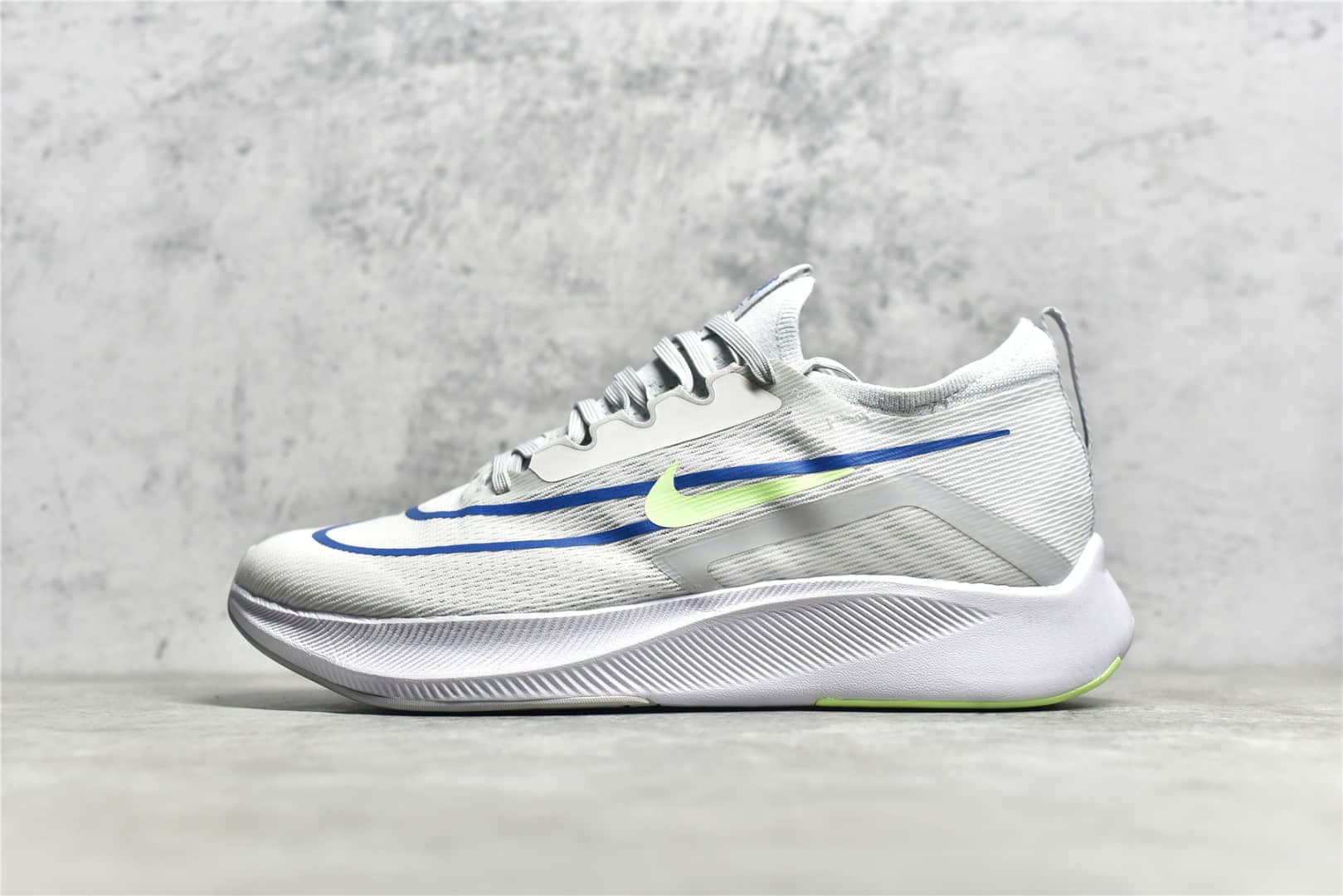 耐克登月飞线4代白色轻跑鞋 Nike Zoom Fly 4 耐克男子超弹碳板跑步鞋 货号：CT2392-700-潮流者之家