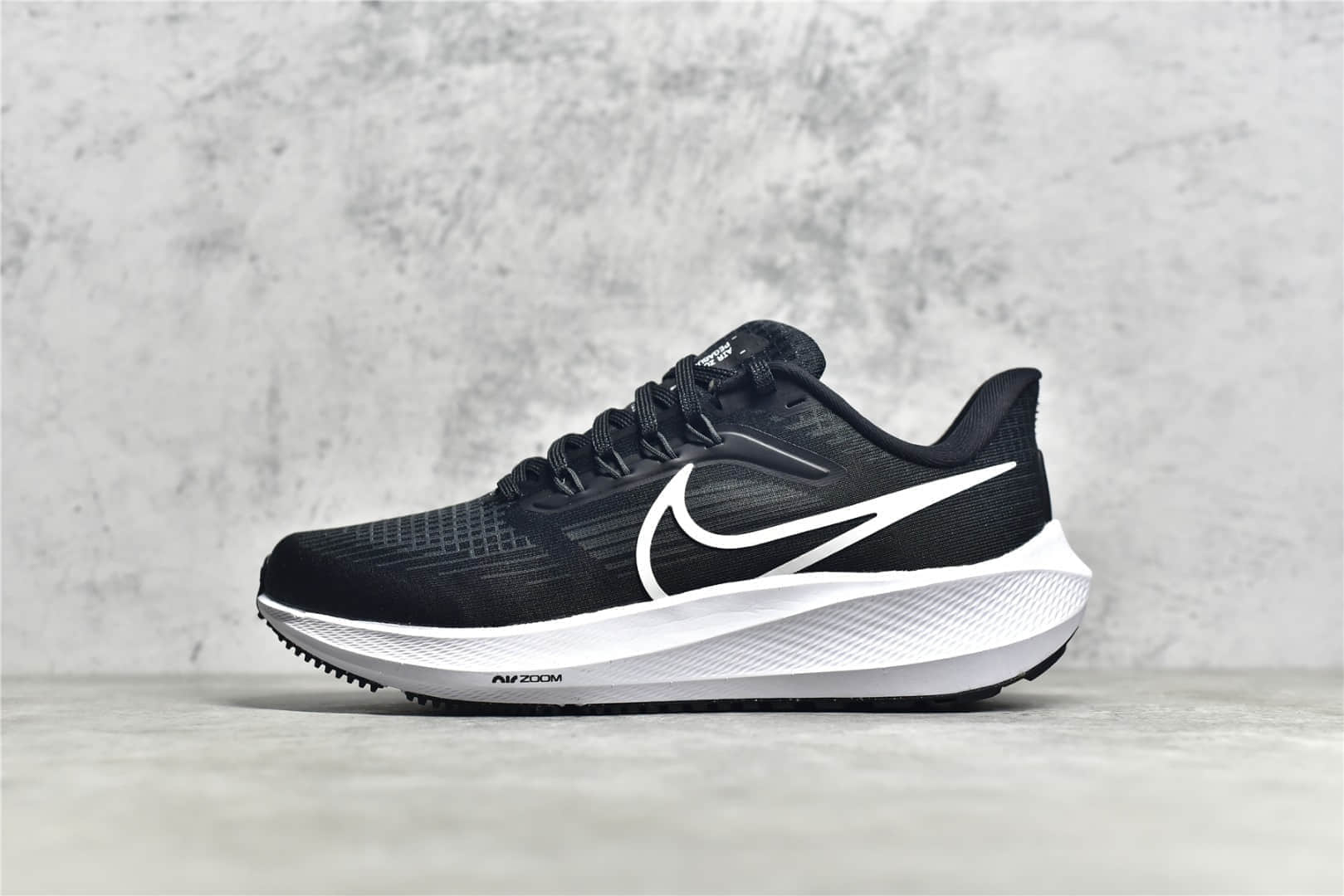 耐克登月39代黑白网面跑鞋 Nike Zoom Pegasus 39 莆田耐克登月货源 耐克透气轻跑鞋 货号：DH4071-001