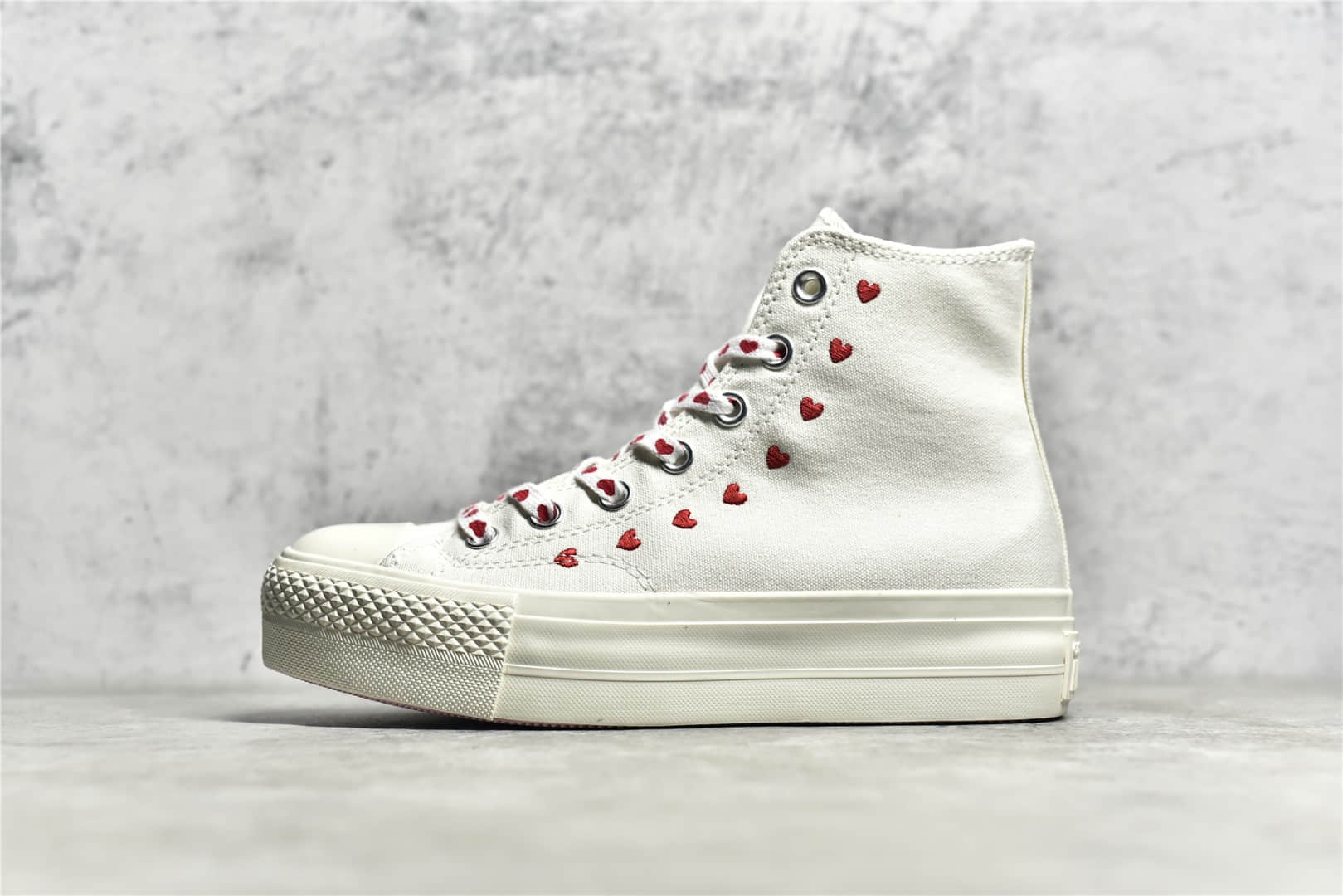 匡威20220情人节限定 Converse All Star Lift 匡威厚底刺绣串心 匡威增高鞋 货号：A01599C