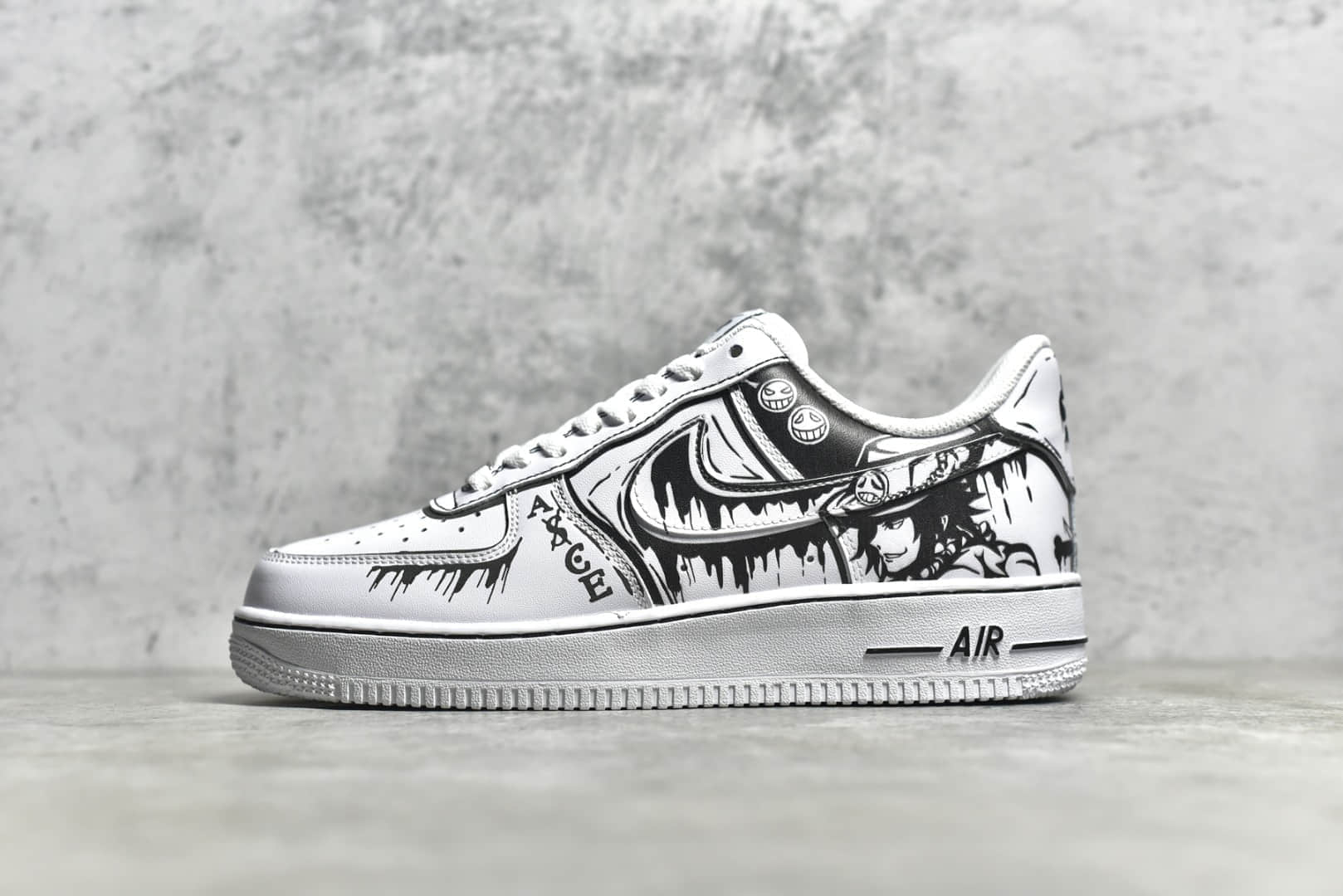 耐克空军海贼王联名涂鸦白色低 Nike Air Force 1'07 Low 海贼王 二次元主题 货号：CW2288-301