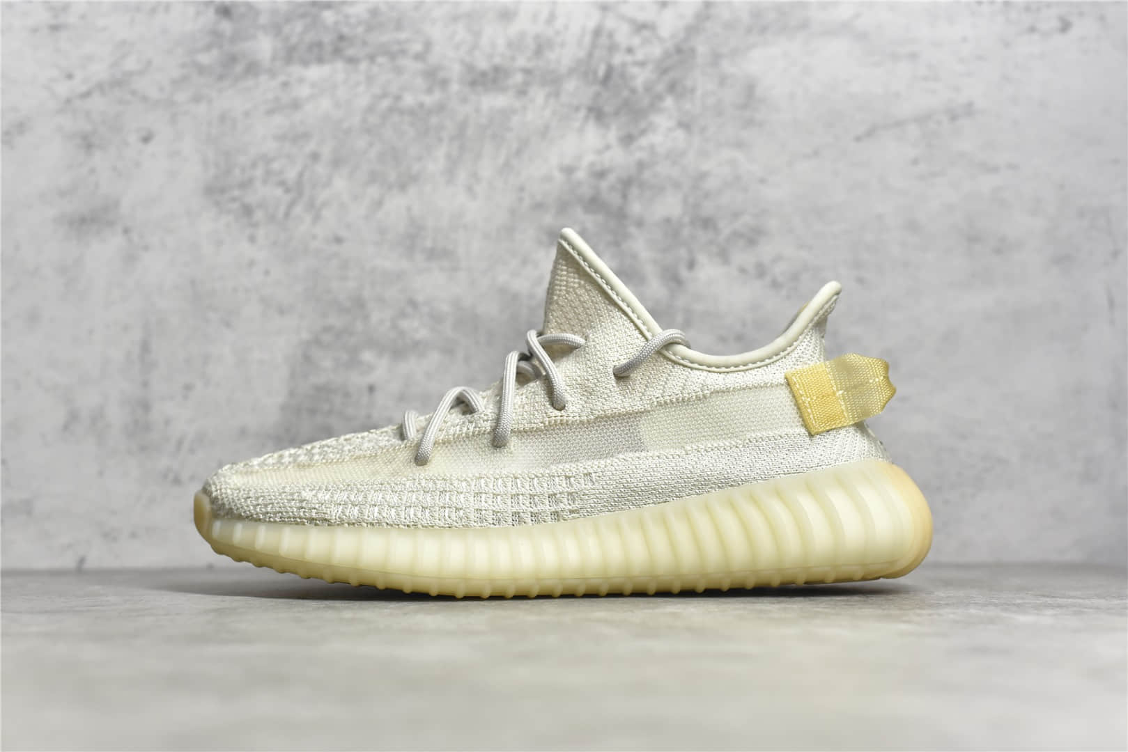 椰子350V2白黄变色小雏菊 Adidas originals Yeezy Boost 350V2 Light 莆田老汪纯原版本椰子 货号：GY3438