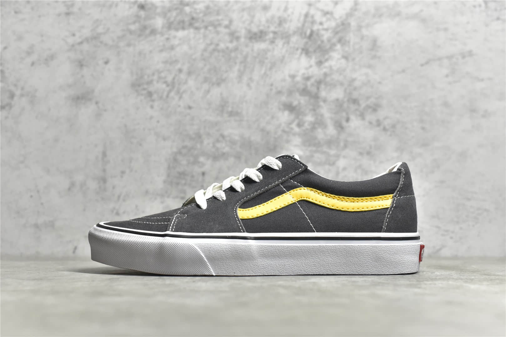 万斯SK8黑色低帮帆布鞋 VANS Sk8 Low 2022春夏新款 万斯新款  莆田万斯硫化 货号：VN0A4UUKB61