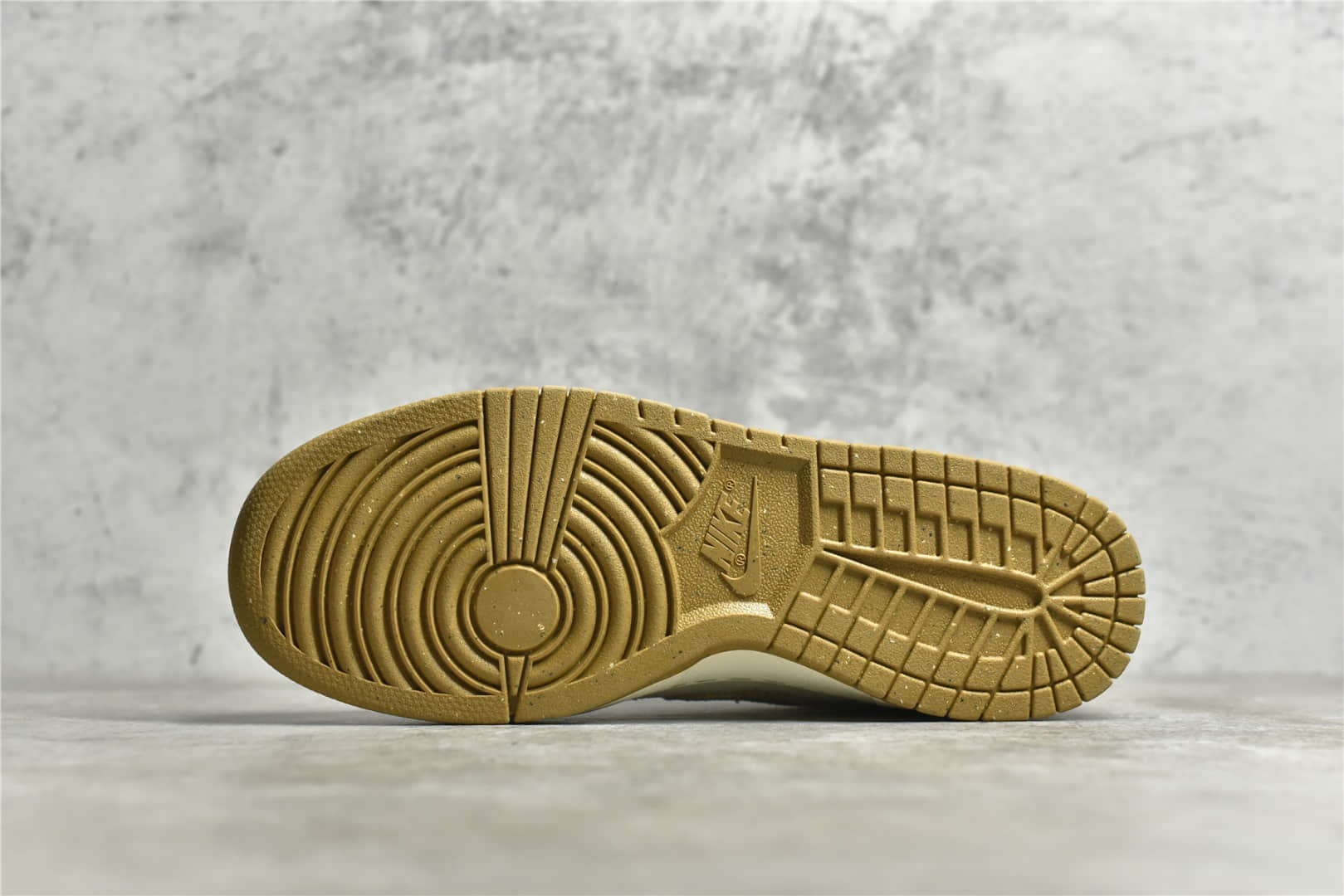 耐克Dunk灯芯绒粉色低帮 Nike Dunk Low Bright Side 耐克滑板鞋新款 货号：DQ5076-121-潮流者之家