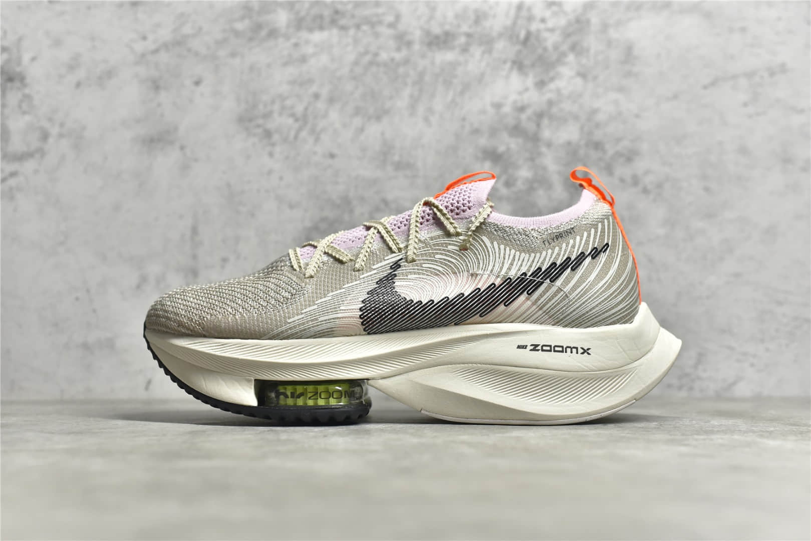 耐克破坏者2代马拉松气垫灰色 Nike Air Zoom Alphafly NEXT％ 耐克夏季透气跑鞋 货号：DB0129-001-潮流者之家