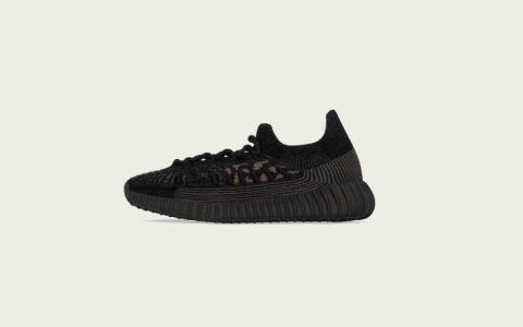 椰子350V2黑武士新款 椰子全黑跑鞋 Yeezy 350 V2 CMPCT 岩石碳黑  货号：HQ6319