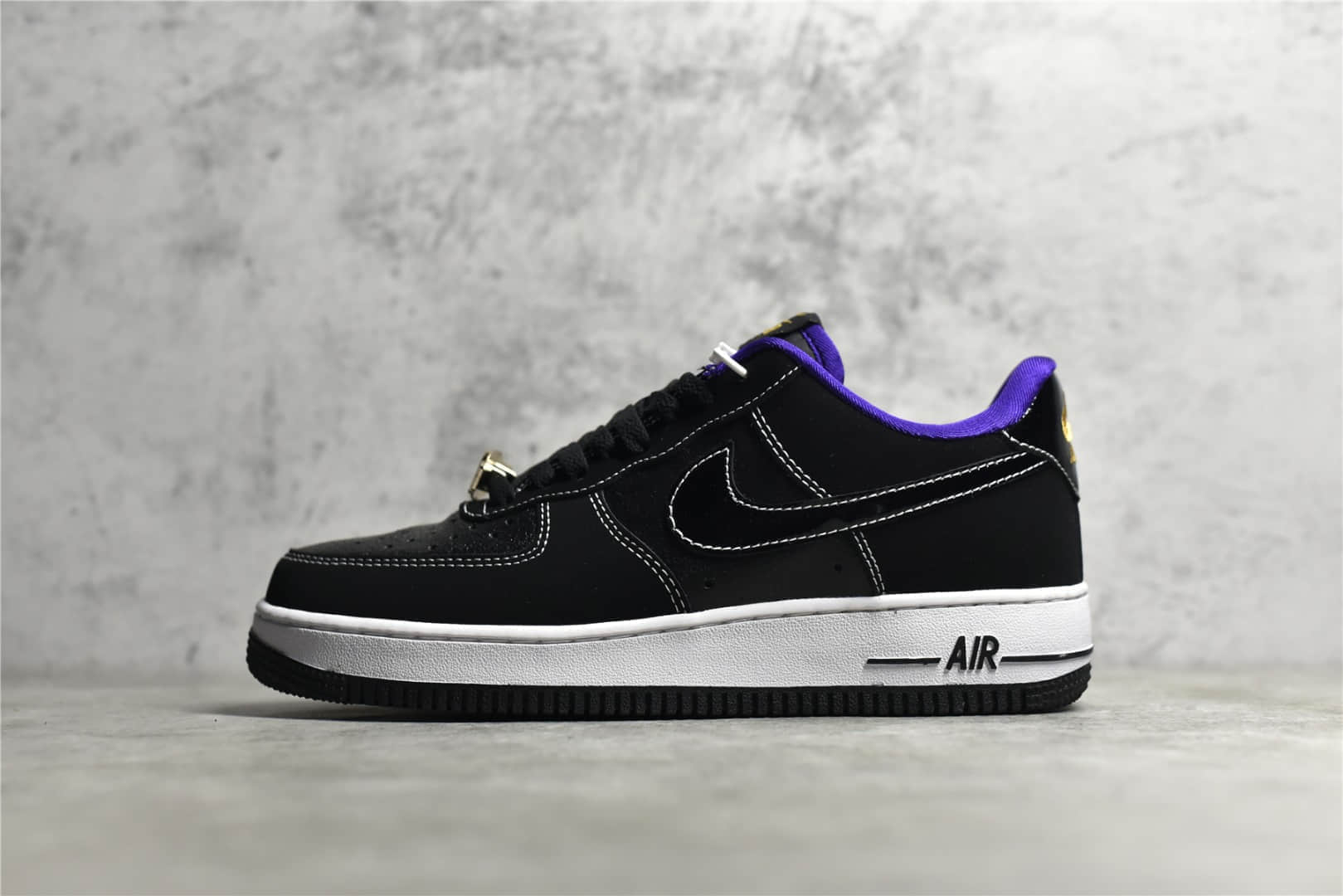 耐克空军一号世界冠军 Nike Air Force 1 Low 耐克空军湖人配色 耐克空军黑色低帮 货号：DQ0301-001