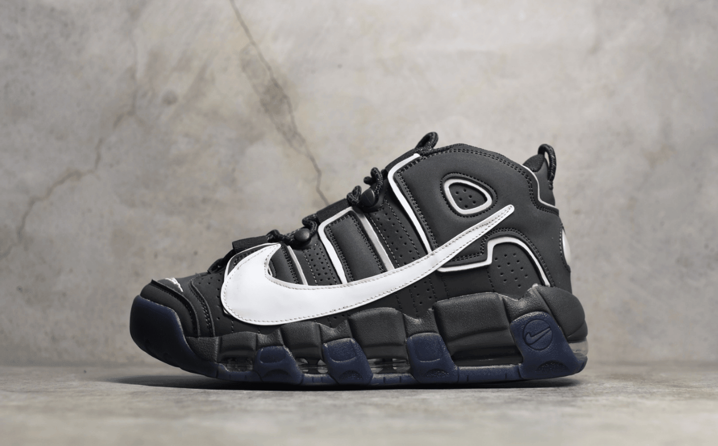 耐克皮蓬大AIR黑色实战球鞋 Nike Air More Uptempo ’96 OG 皮蓬大AIR篮球鞋 货号：DQ5014-068