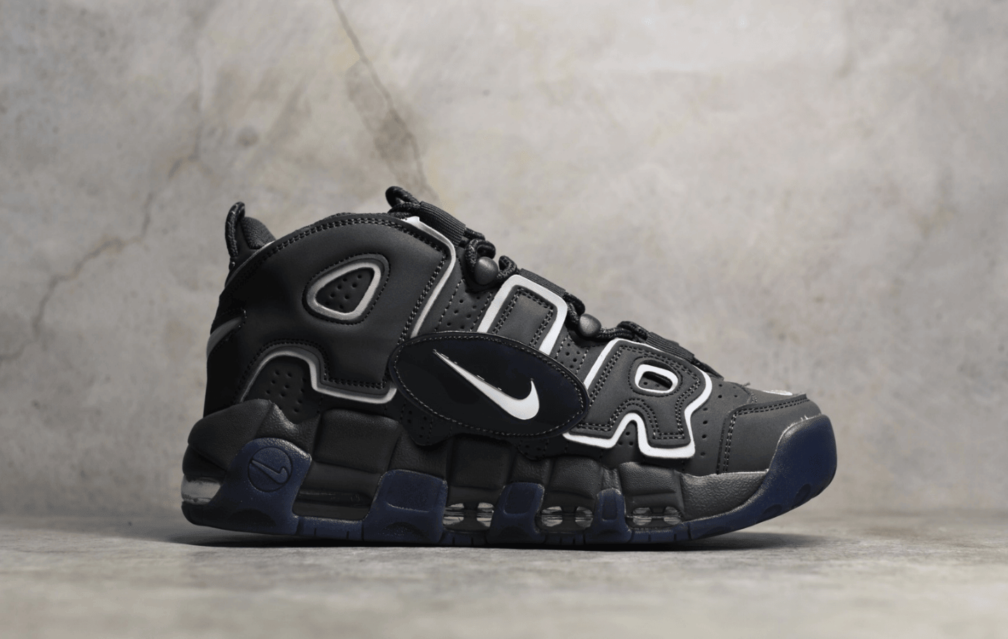 耐克皮蓬大AIR黑色实战球鞋 Nike Air More Uptempo ’96 OG 皮蓬大AIR篮球鞋 货号：DQ5014-068