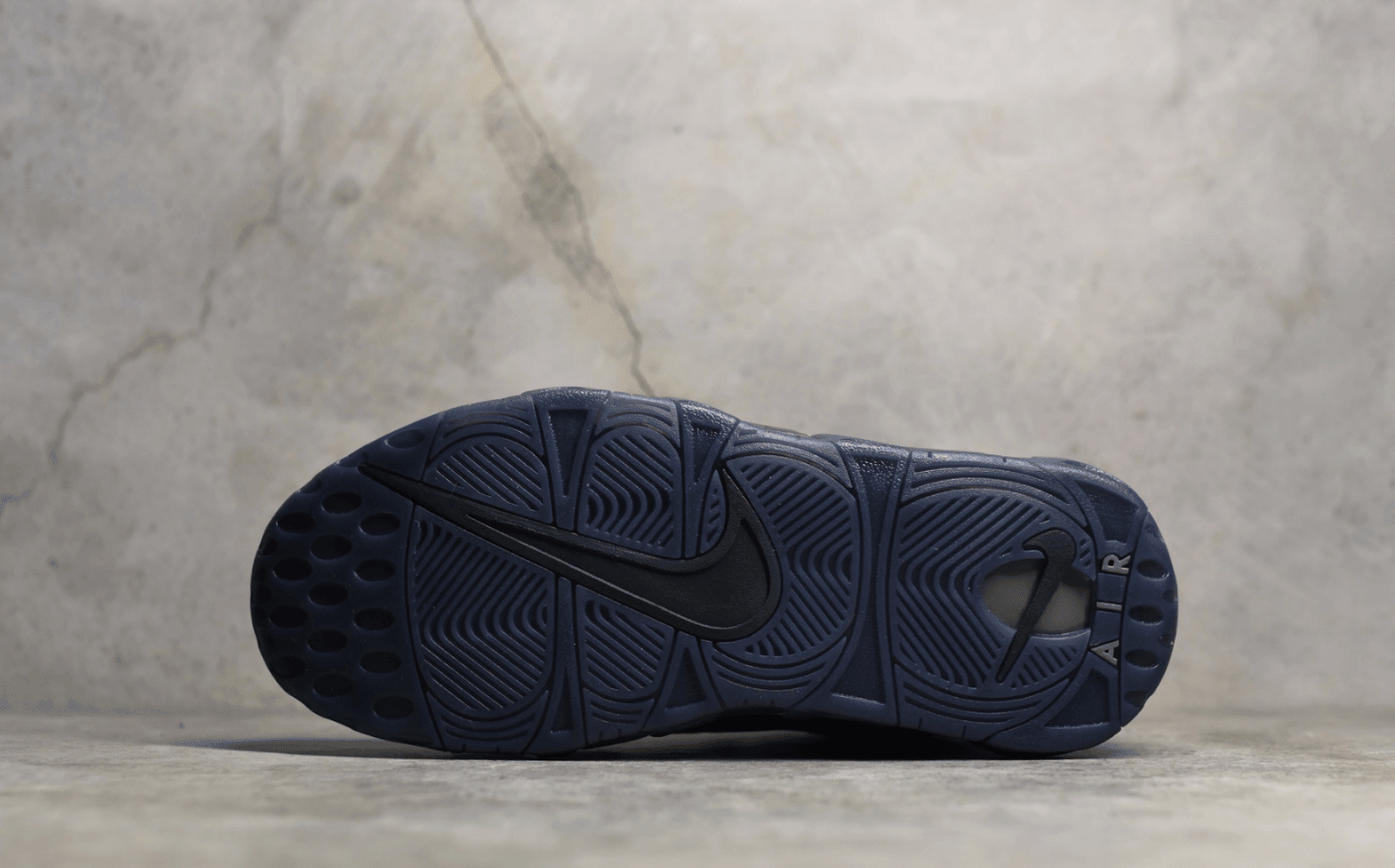 耐克皮蓬大AIR黑色实战球鞋 Nike Air More Uptempo ’96 OG 皮蓬大AIR篮球鞋 货号：DQ5014-068