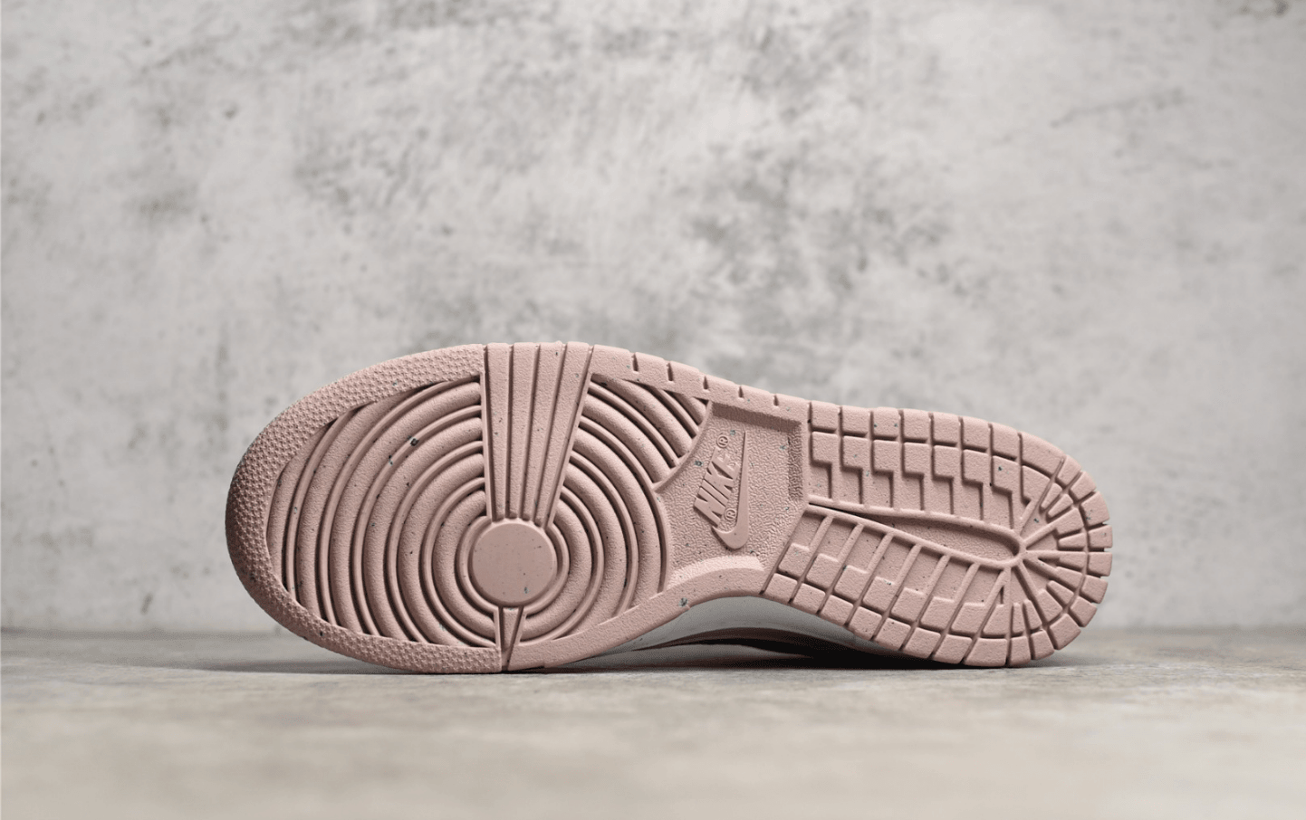 耐克Dunk樱花低帮 Nike Dunk Low 耐克Dunk粉色低帮充正纯原版本 货号：DO6485-600
