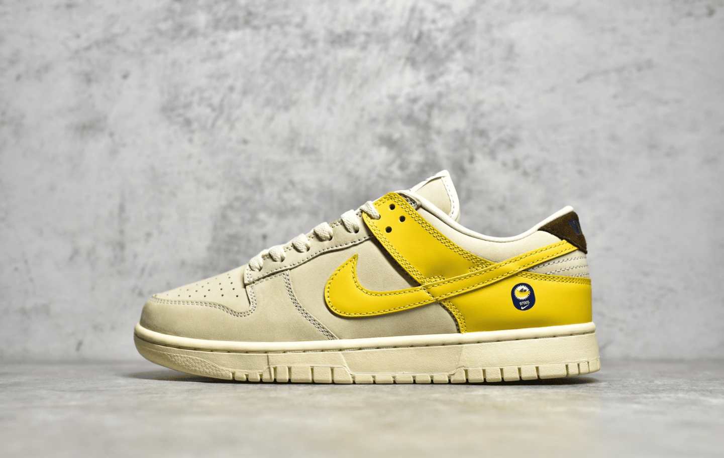 耐克SB Dunk香蕉低帮板鞋Nike SB Dunk Low LX Banana 耐克SB Dunk白黄低帮 货号：DR5487-100