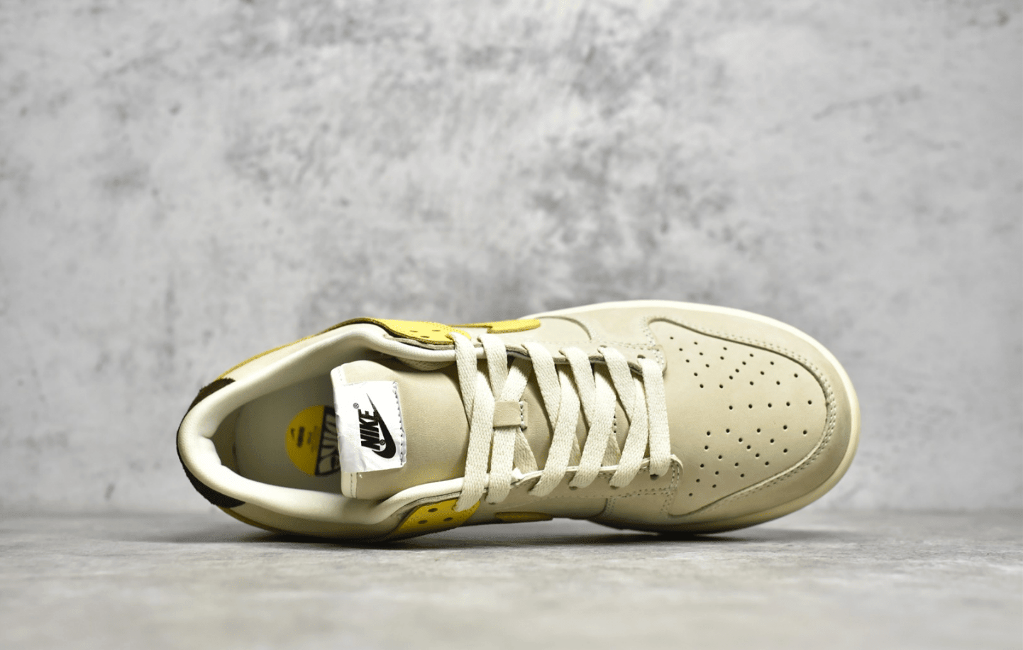 耐克SB Dunk香蕉低帮板鞋Nike SB Dunk Low LX Banana 耐克SB Dunk白黄低帮 货号：DR5487-100