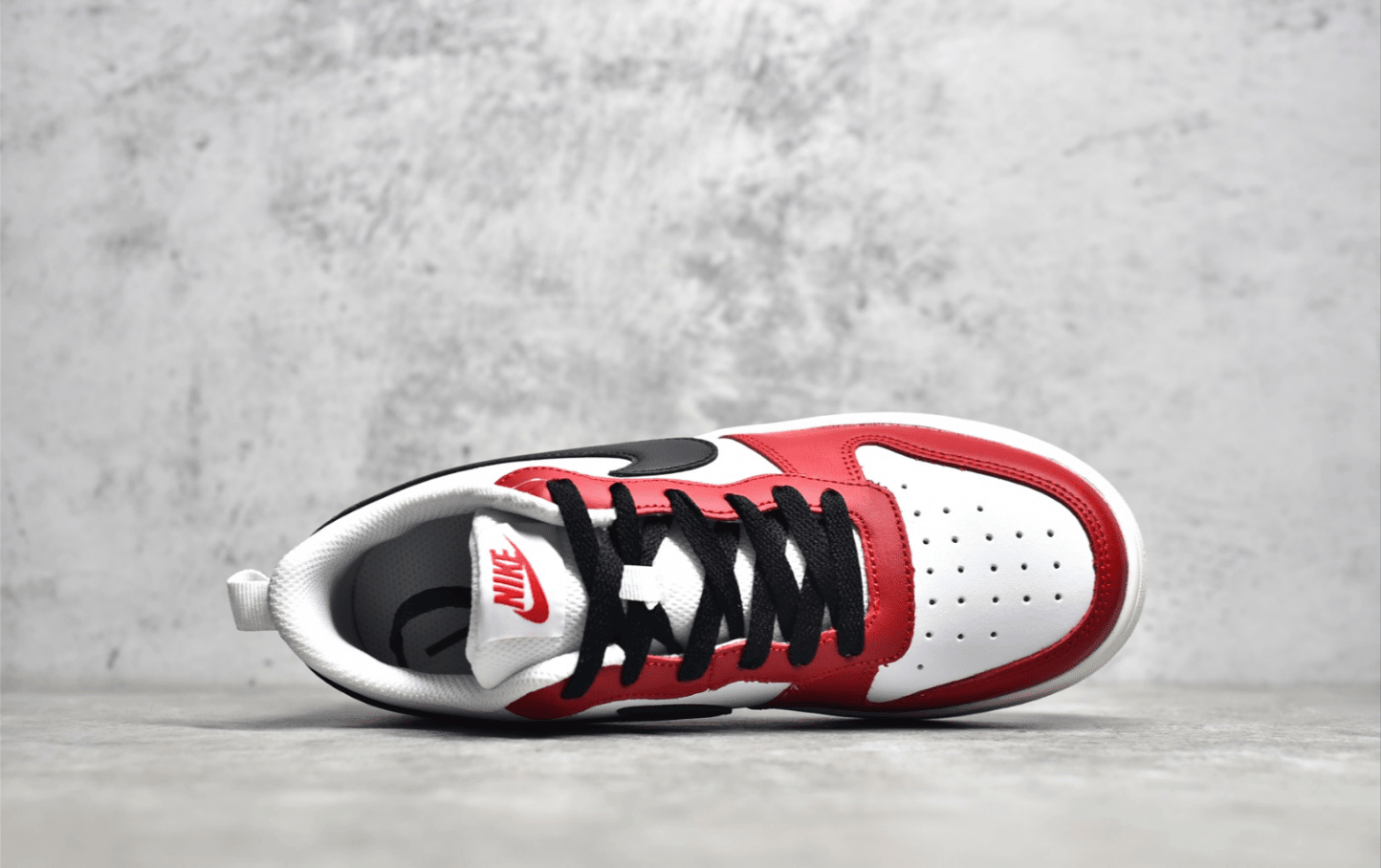 耐克COURT板鞋芝加哥配色 NIKE COURT VISION LOW 耐克小白鞋 耐克COURT白红 货号：BQ5448-118