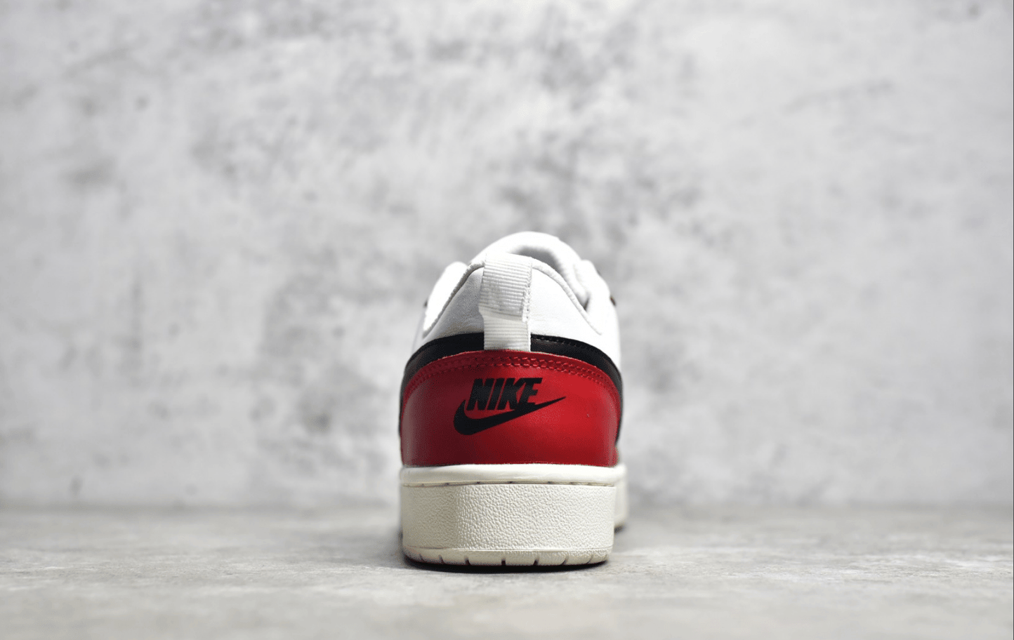 耐克COURT板鞋芝加哥配色 NIKE COURT VISION LOW 耐克小白鞋 耐克COURT白红 货号：BQ5448-118