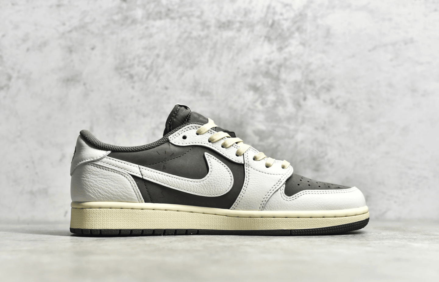 AJ1斯科特联名白棕色 Air Jordan 1 x Travis Scott AJ1倒钩白棕色顶级版本 货号：DM7866-162