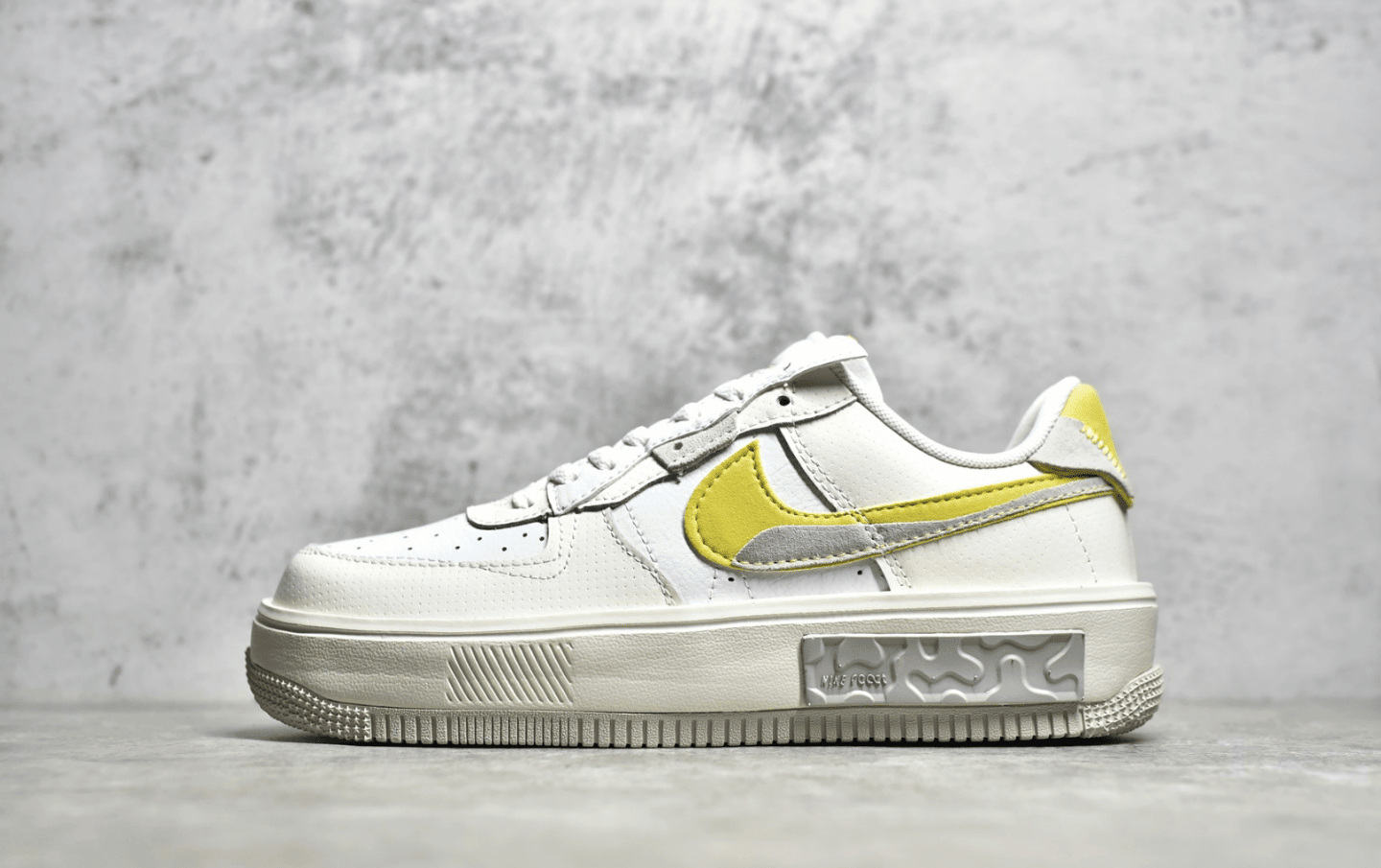 耐克空军马卡龙白黄低帮 Nike Air Force 1 low 外贸耐克空军渠道 耐克空军带气垫 货号：DV6984-100