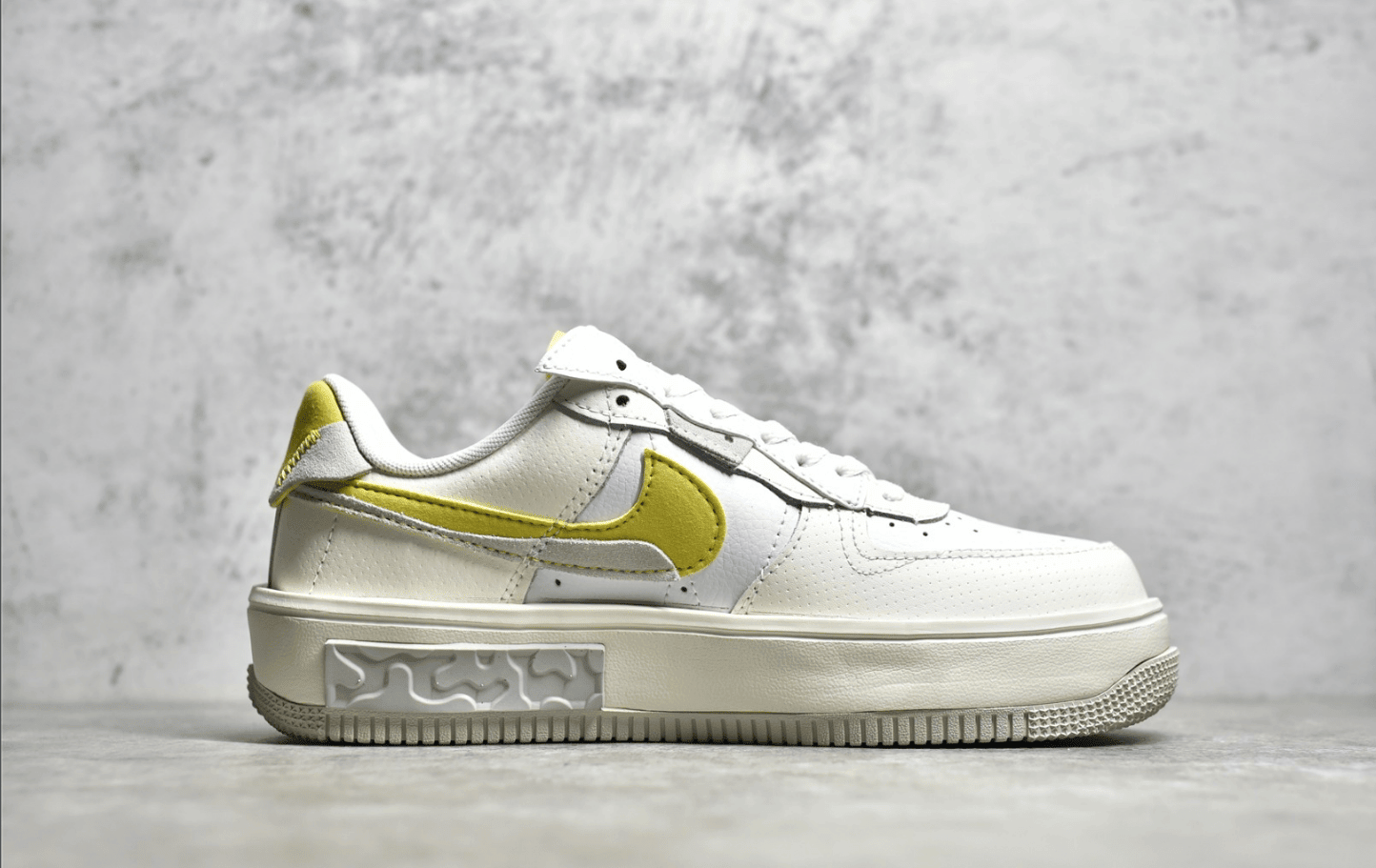 耐克空军马卡龙白黄低帮 Nike Air Force 1 low 外贸耐克空军渠道 耐克空军带气垫 货号：DV6984-100