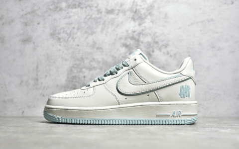 耐克空军冰蓝低帮 Undefeated x Nike Air Force 1 Low 耐克空军新款 耐克空军SOLE气垫 货号：HL5696-789