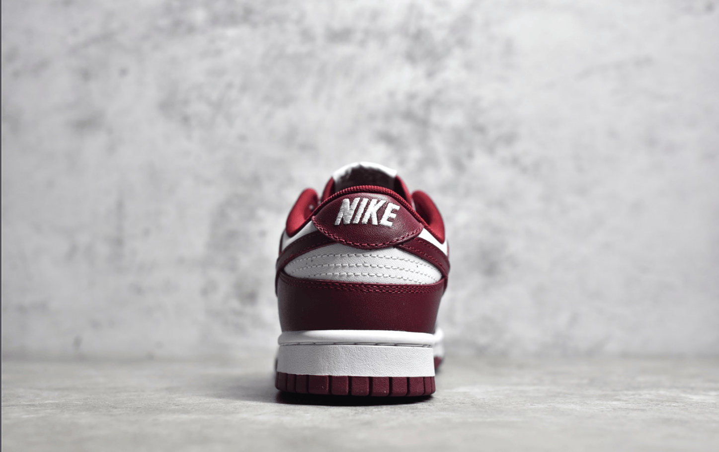 耐克SB Dunk酒红低帮 Nike Dunk SB Low 莆田复刻鞋 莆田纯原鞋 纯原耐克Dunk板鞋 货号：DD1391-601