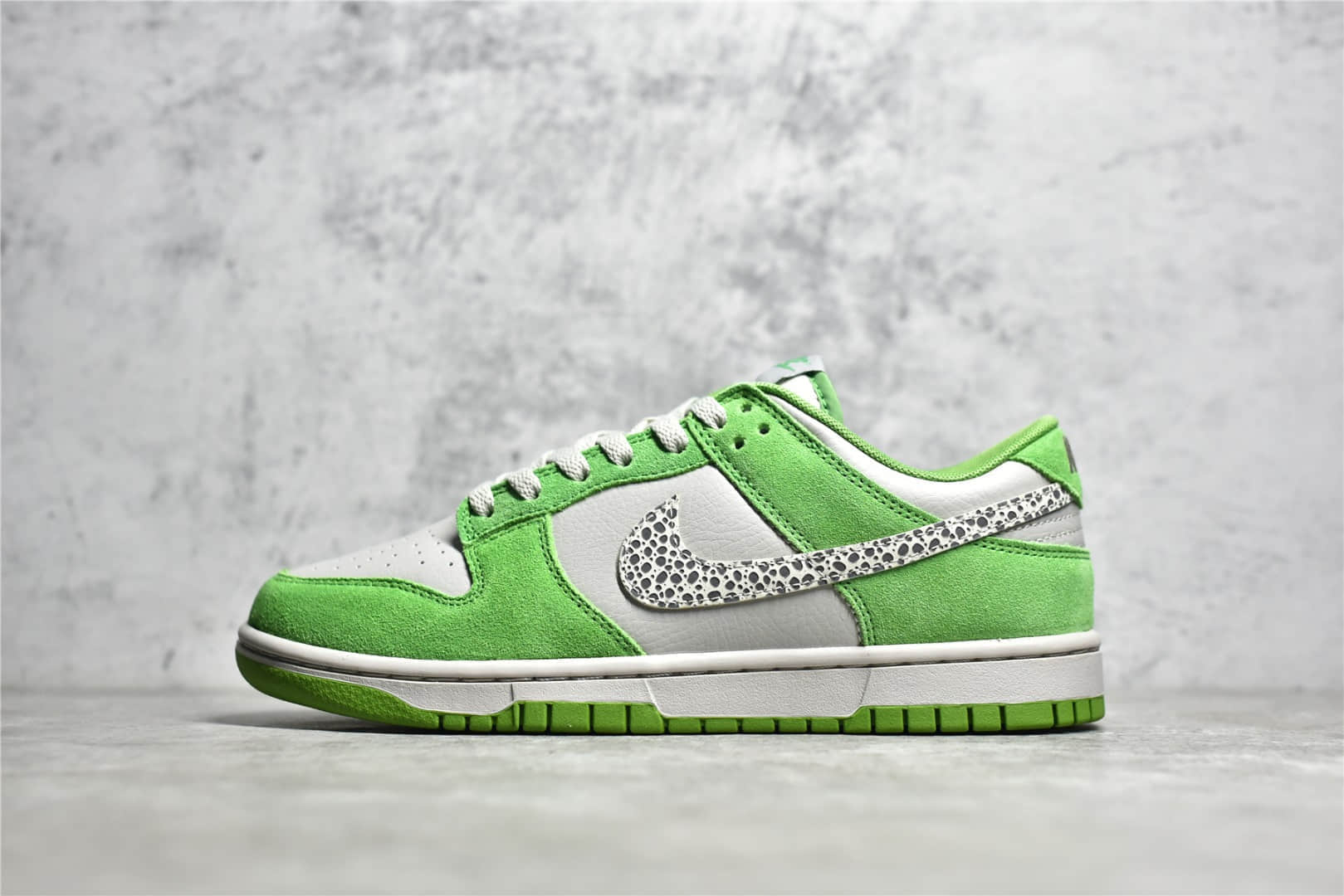 耐克SB Dunk灰绿低帮豹纹勾 Nike SB Dunk Low 耐克缓震板鞋 耐克豹纹板鞋 货号：DR0156-300