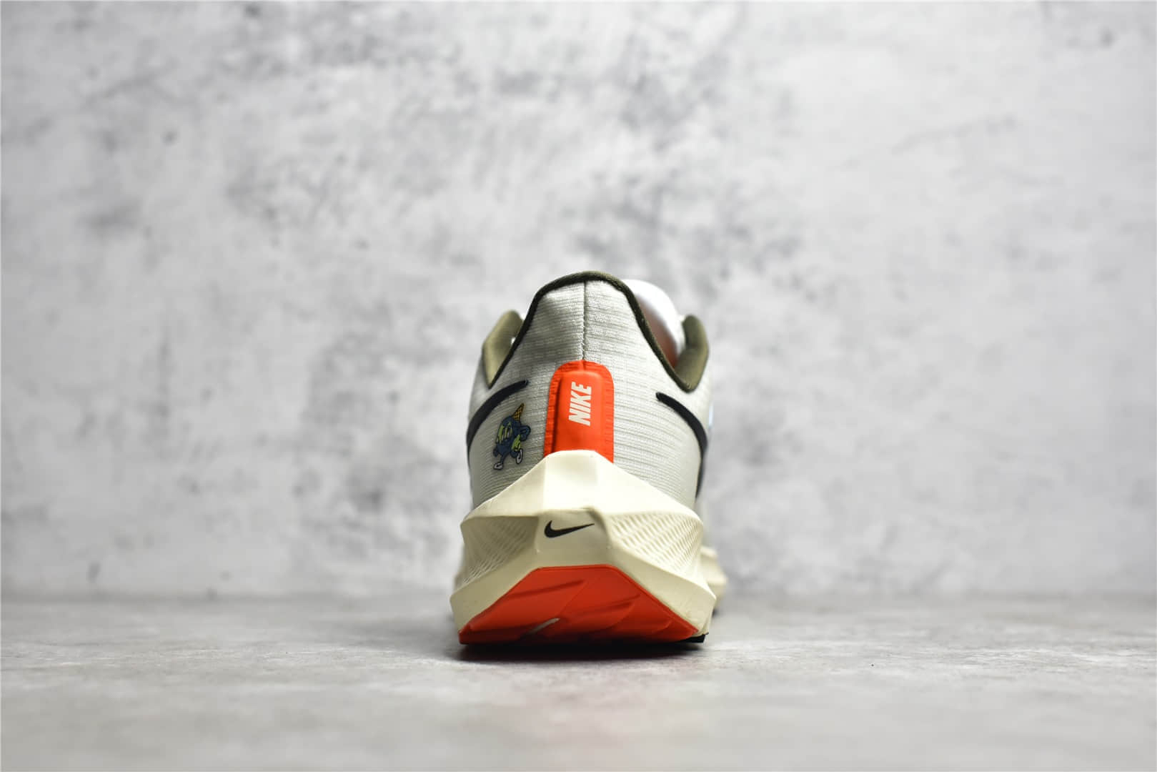 耐克登月39代米白色轻款跑鞋 Nike Air Zoom Pegasus 39 耐克网面透气跑鞋 货号：DX6050-101-潮流者之家
