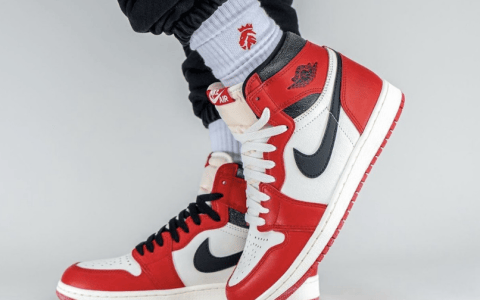 AJ1芝加哥元年复刻 Air Jordan 1 High OG “Lost & Found” AJ1白红龟裂做旧高帮 货号：DZ5485-612