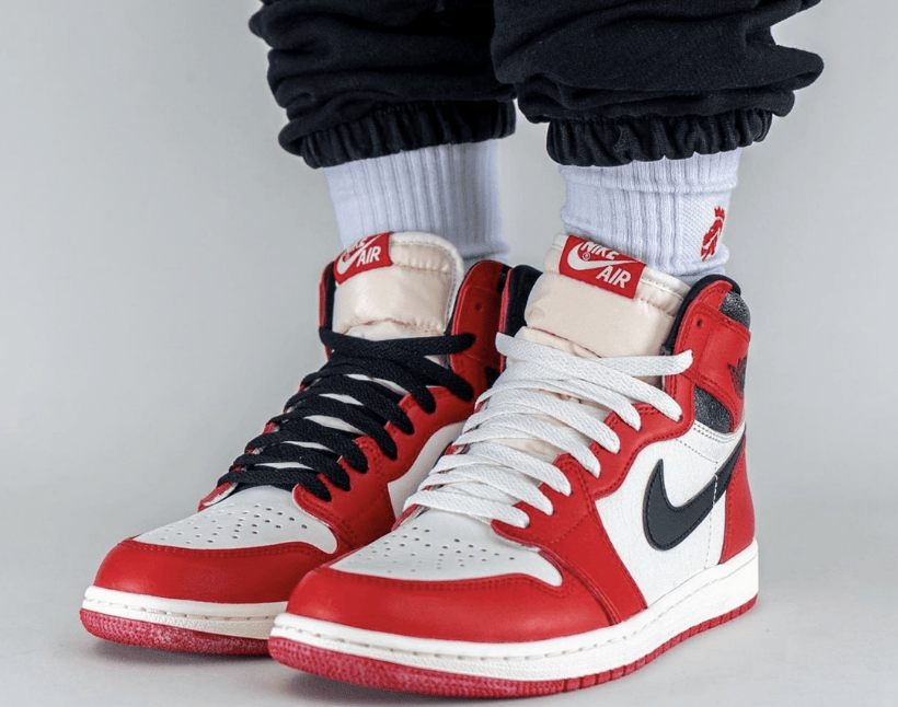 AJ1芝加哥元年复刻 Air Jordan 1 High OG “Lost & Found” AJ1白红龟裂做旧高帮 货号：DZ5485-612