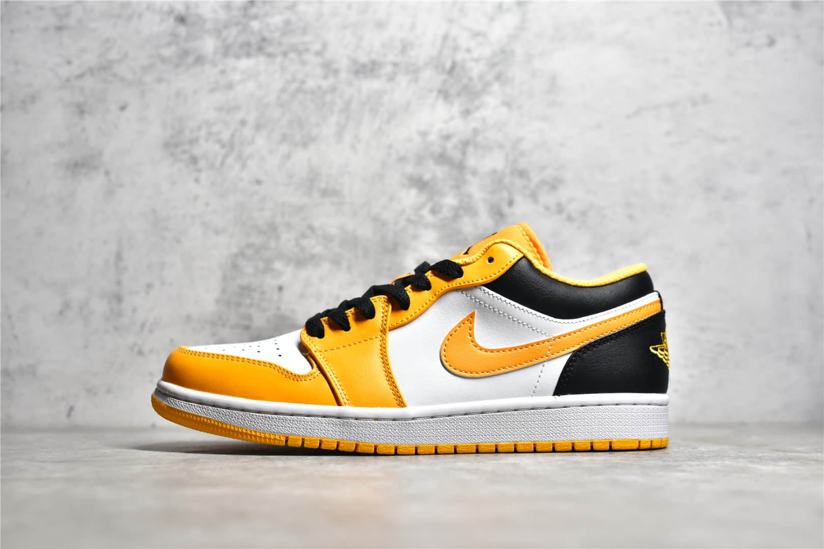 LJR版本AJ1 TAXI白橙色低帮 Air Jordan 1 Low GS"Taxi" 莆田顶级AJ货源工厂 货号：553558-701