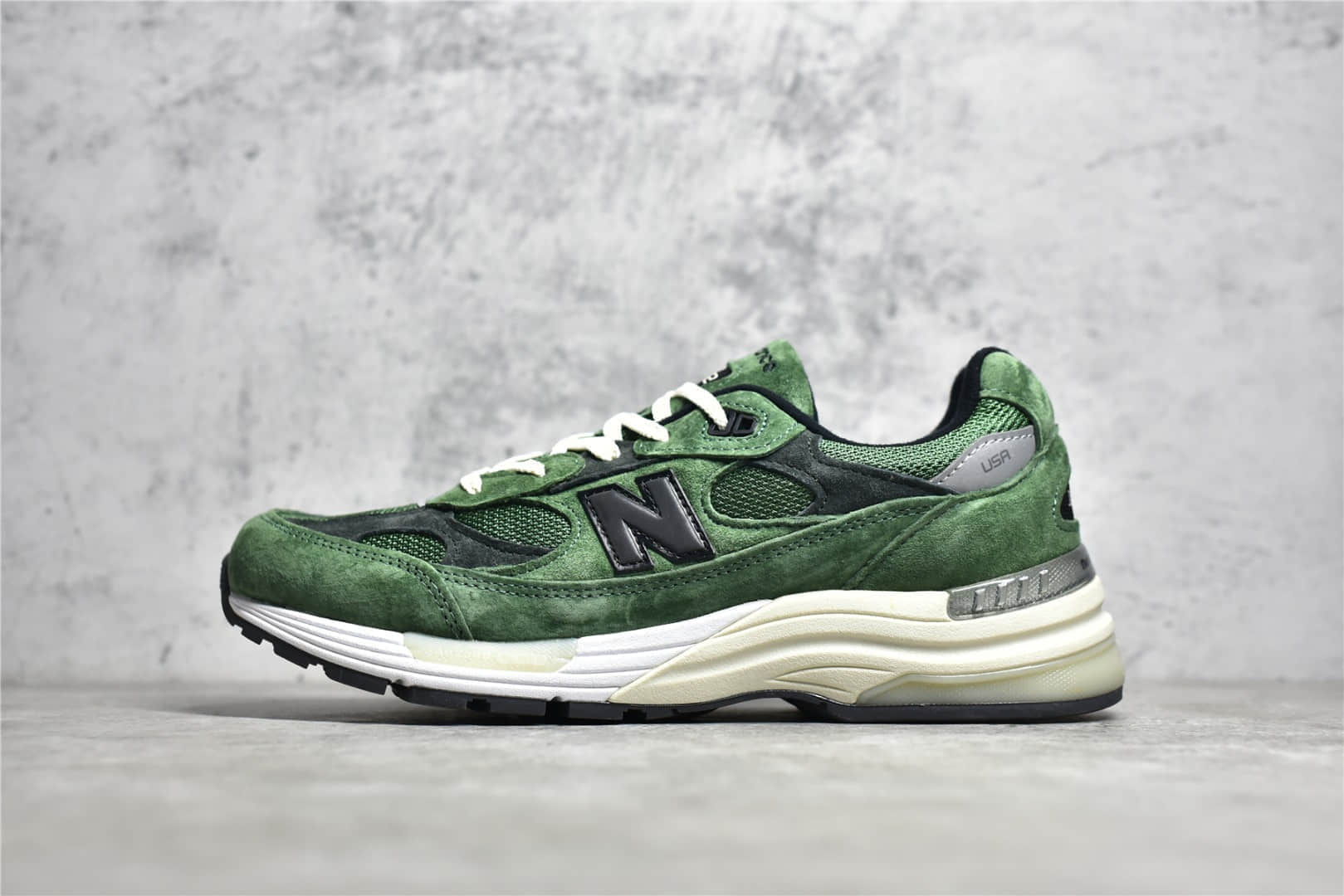 新百伦JJJJound联名绿色麂皮 JJJJound x New Balance 992 新百困NB992联名款总统慢跑鞋 货号：M992J2