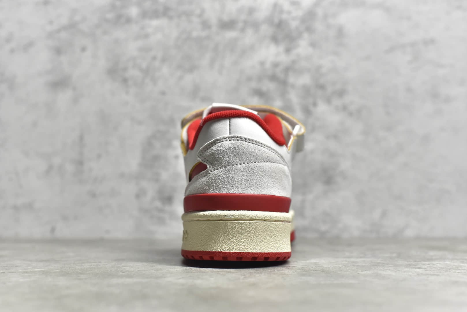 阿迪达斯FORUM84白红板鞋中帮 adidas originals Forum 84 Low 阿迪达斯缓震板鞋 货号：GY6981-潮流者之家