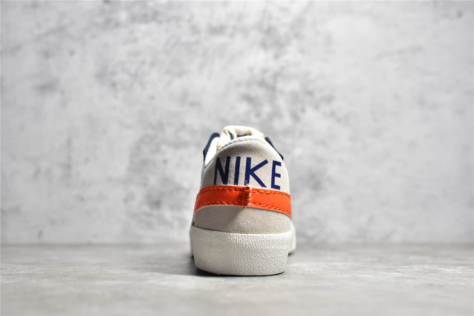 耐克开拓者白蓝橙解构低帮板鞋 Nike Blazer Low'77 Jumbo 耐克荔枝头层皮板鞋 货号：DV9122-181-潮流者之家