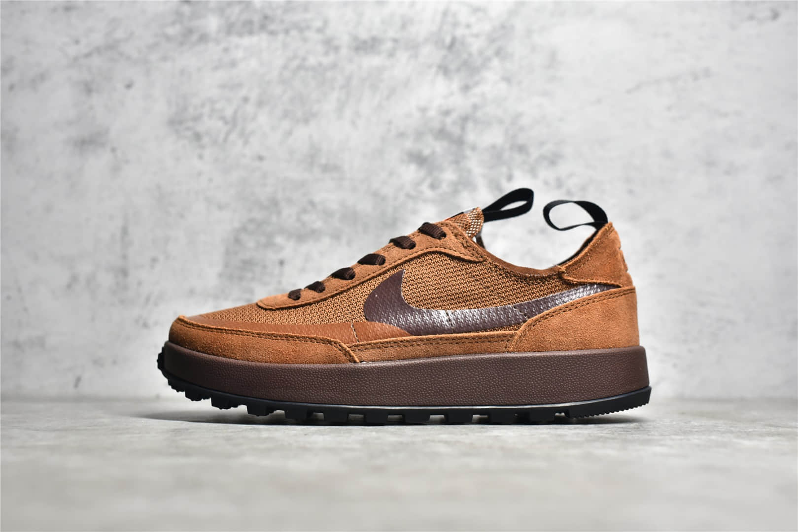 耐克Tom Sachs 联名火星鞋 耐克宇航员4.0棕色 Tom Sachs x Nike Craft General Purpose Shoe 货号：DA6672-201