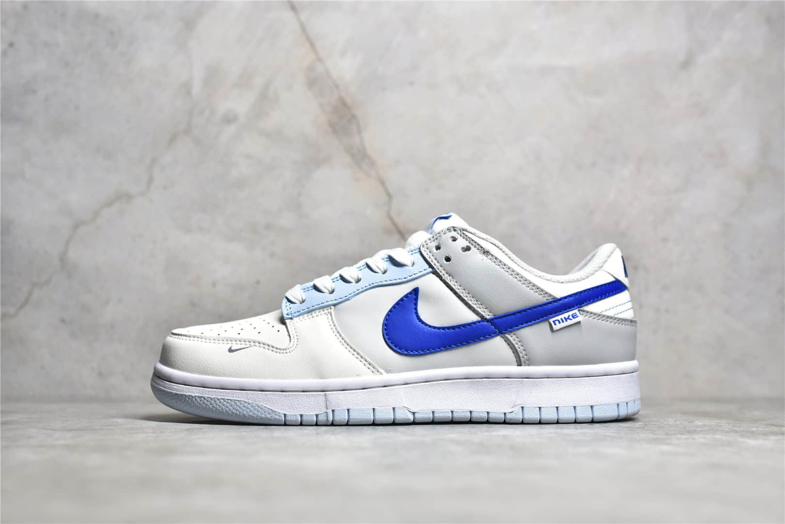 耐克Dunk海盐蓝低 Nike Dunk Low “Ivory Hyper Royal” 耐克Dunk白蓝低帮 货号：FB1843-141