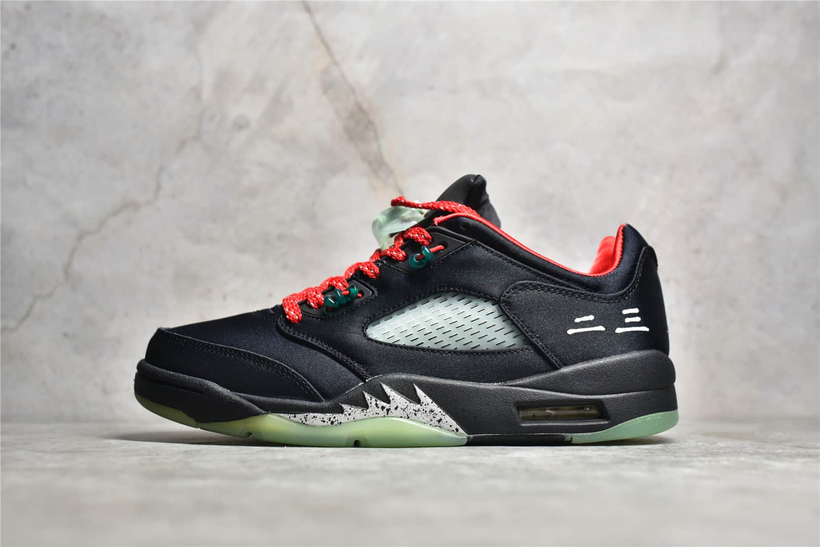 AJ5 CLOT联名黑红丝绸撕撕乐 Clot x Air Jordan AJ5 Retro Low"CNY" AJ5黑色 货号：DM4640-036