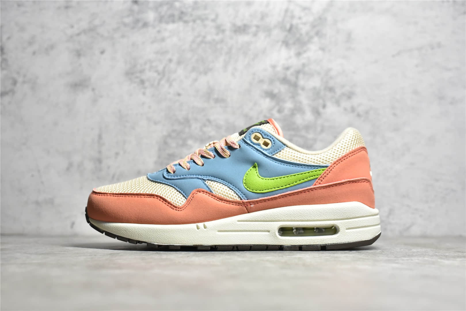 Nike Air Max 1 初代复古气垫慢跑鞋 耐克AIR MAX1粉色透气跑鞋 货号：DV3196-800