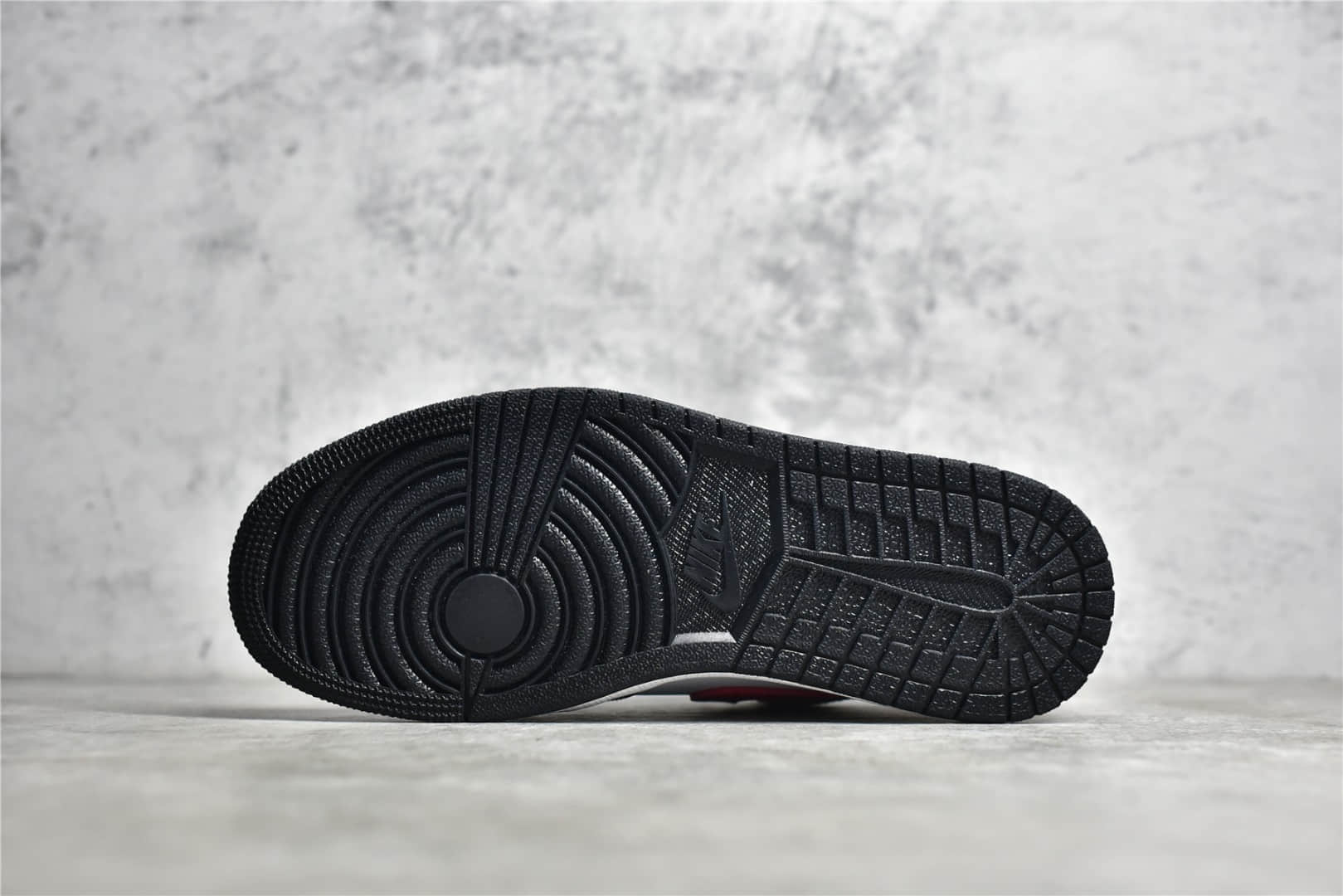 LJR版本AJ1黑红低帮鞋款实拍 Air Jordan 1 Low 莆田最好的AJ1复刻 货号：DC0774-004-潮流者之家