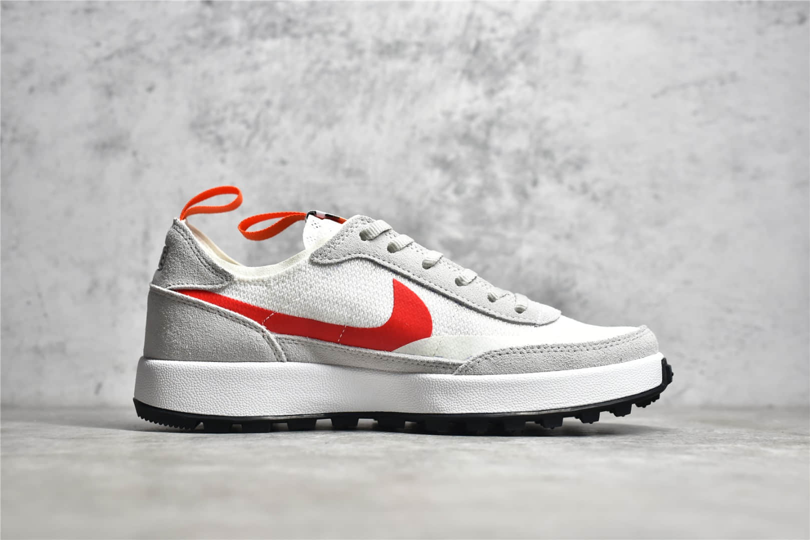 耐克宇航员联名火星鞋白红配色 Tom Sachs x Nike Craft General Purpose Shoe 耐克白红跑鞋 货号：AD6672-300