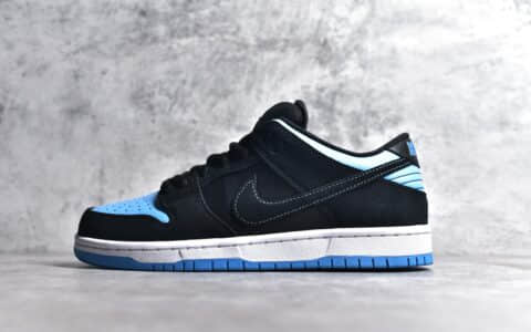 耐克SB Dunk黑北卡低帮Nike SB Dunk Low耐克Dunk黑色低帮实拍图耐克Dunk黑蓝色货号304292-048